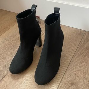 Black booties with heel